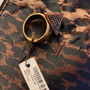 henri bendel Jewelry - Henri Bendel Pyramid cocktail ring sz8 w Swarovski henri bendel Jewelry - Henri Bendel Pyramid cocktail ring sz8 w Swarovski